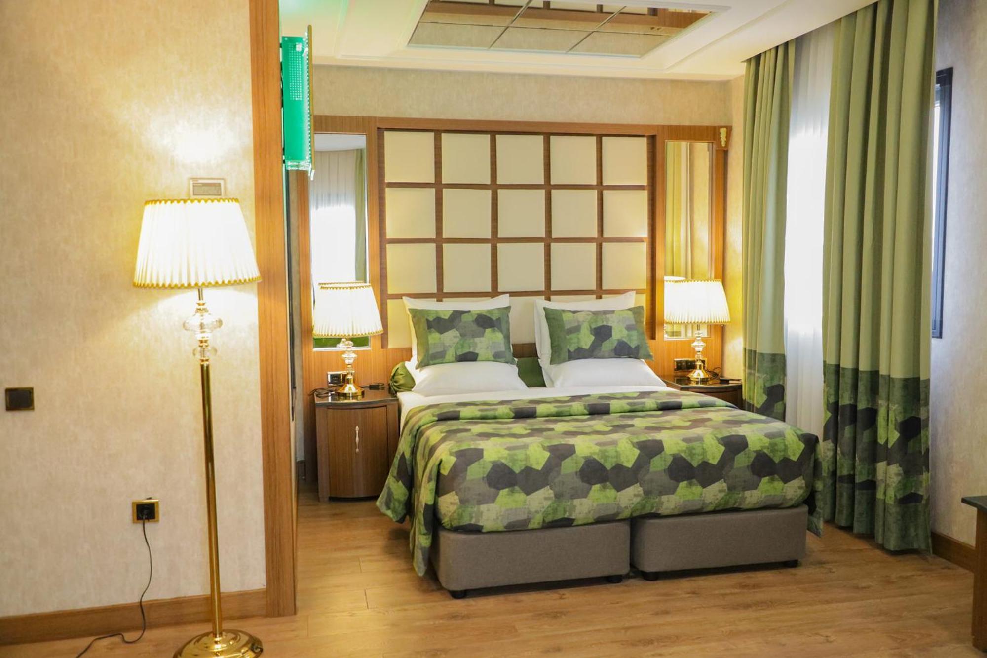 United Hotel International Яунде Екстер'єр фото