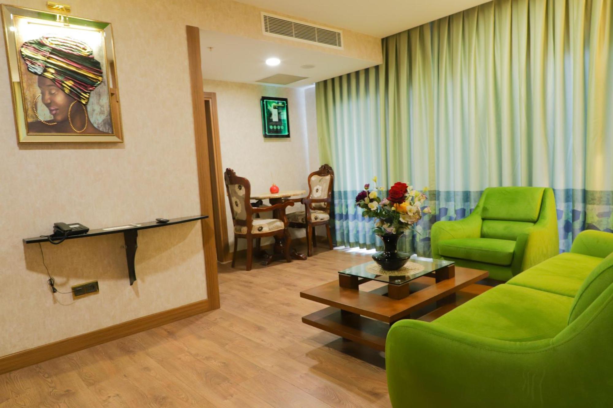 United Hotel International Яунде Екстер'єр фото