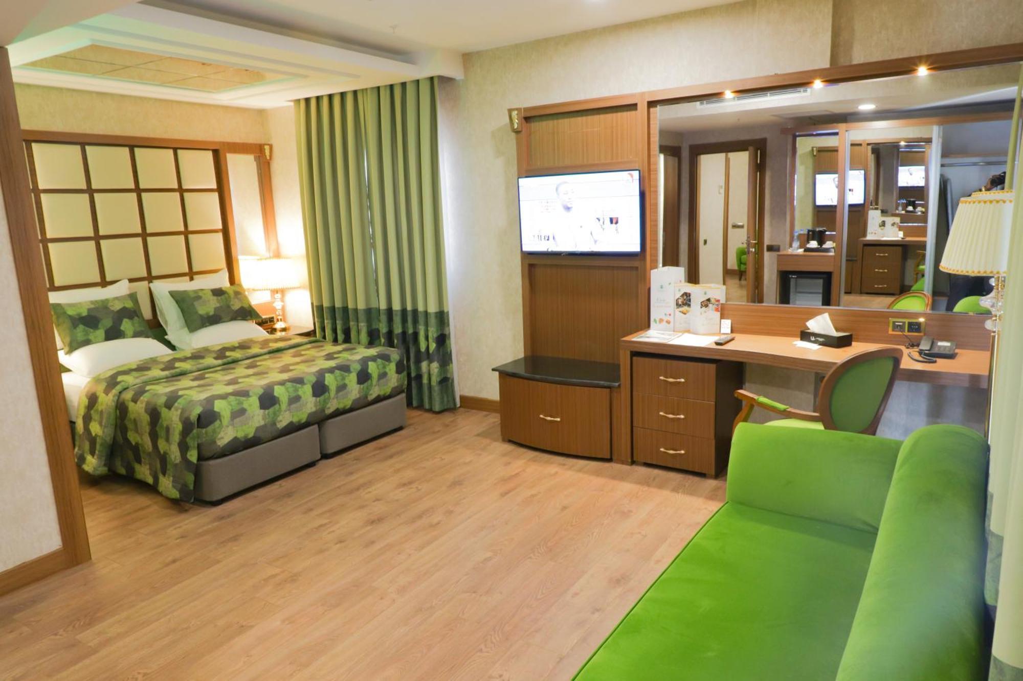 United Hotel International Яунде Екстер'єр фото